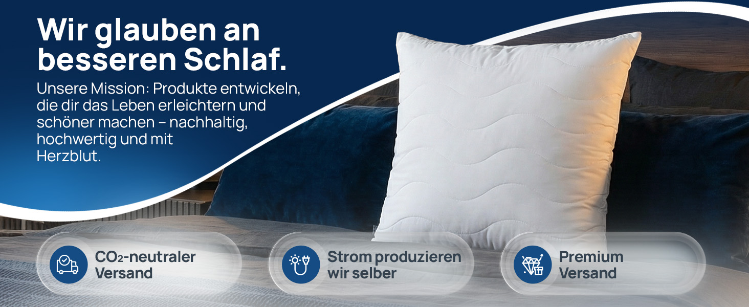 Der Text lautet: „Wir glauben an besseren Schlaf.“ Blau-weißes Marketingbanner mit geschwungenen Designelementen und drei kreisförmigen Symbolen, die die Produktvorteile anzeigen.